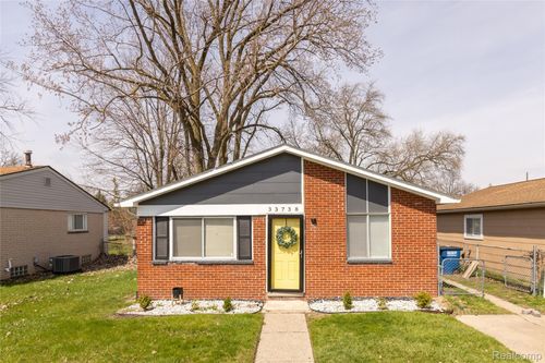 33738 Somerset St, Westland, MI, 48186-7831 | Card Image