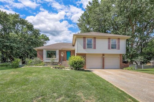 2004 E Cherokee Pl, Olathe, KS, 66062-2346 | Card Image