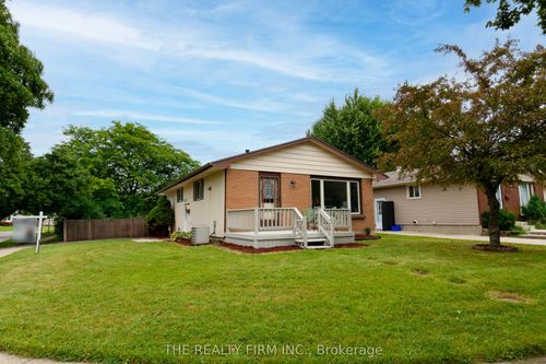 10 Stroud Cres, London, ON, N6E1Z6 | Card Image