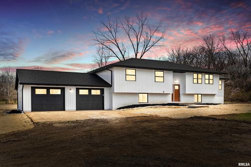 9152 Towerline Rd, Green Valley, IL, 61534-9386 | Card Image