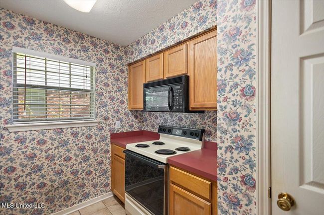 KITCHEN | Image 9