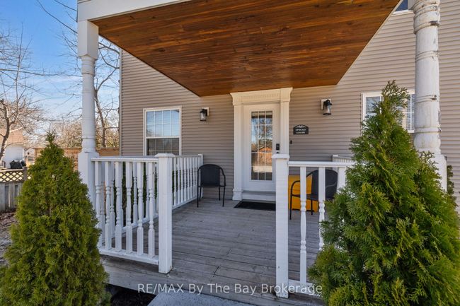 15 Baker St, House other with 4 bedrooms, 2 bathrooms and 4 parking in Wasaga Beach ON | Image 4