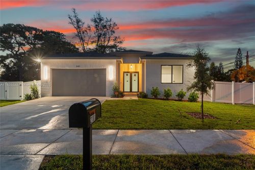 2101 Nw 27th St, Oakland Park, FL, 33311-2131 | Card Image