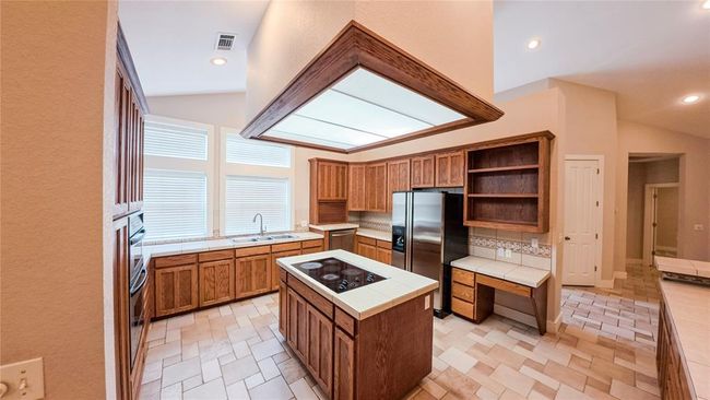 1212 W North St, House other with 3 bedrooms, 3 bathrooms and 2 parking in Louise TX | Image 7