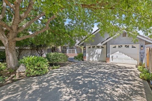5828 W Hurley Ave, Visalia, CA, 93291-8809 | Card Image