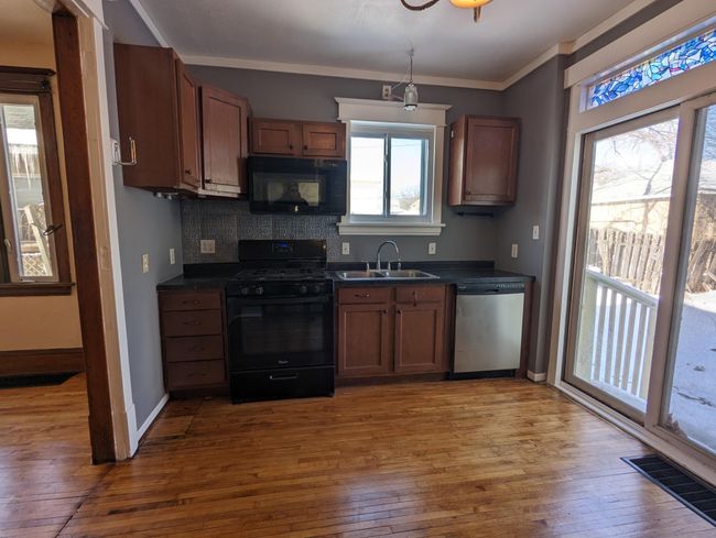 unit 1 Dining Room | Image 9