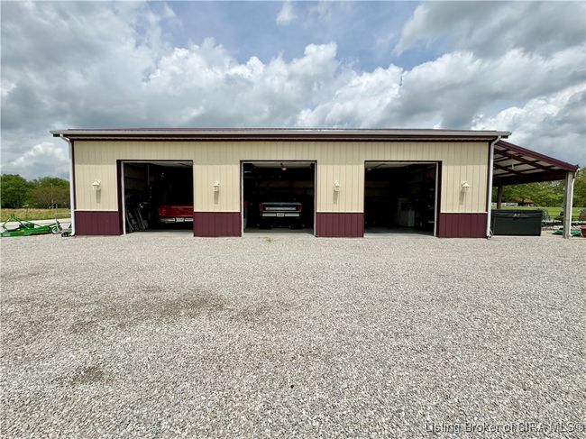 3 Car Garage | Image 26