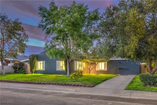 4700 Fulton Pl, Las Vegas, NV, 89107-4129 | Card Image