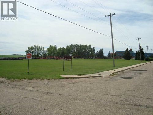 420 Pont Main Rd, Trochu, AB, T0M0B1 | Card Image