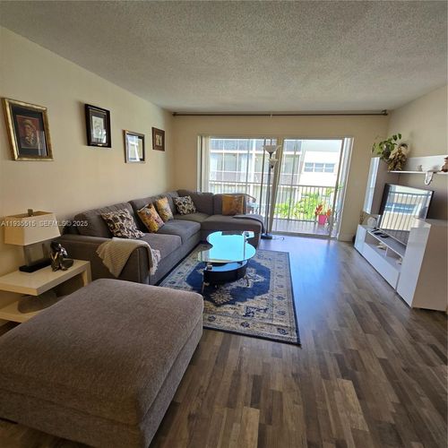 304-2097 S Ocean Dr, Hallandale Beach, FL, 33009-6619 | Card Image