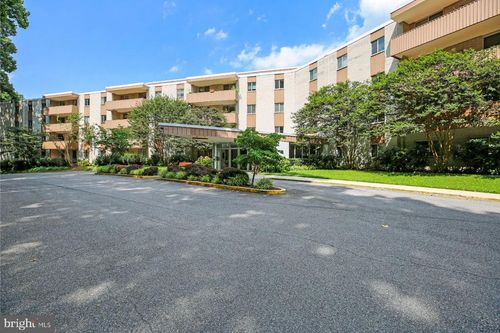 apt-a320-7505 Democracy Blvd, BETHESDA, MD, 20817-1280 | Card Image