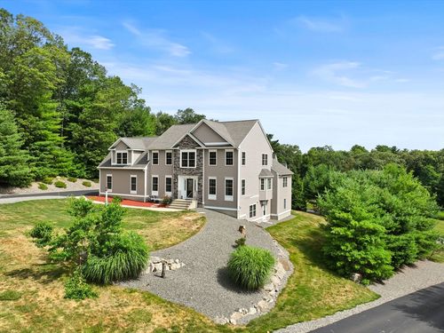 14 Longbrook Dr, Cumberland, RI, 02864-2933 | Card Image