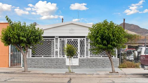 2123 Magoffin Ave, El Paso, TX, 79901-2021 | Card Image