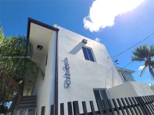 4-1646 Nw 1st Pl, Miami, FL, 33136-1917 | Card Image