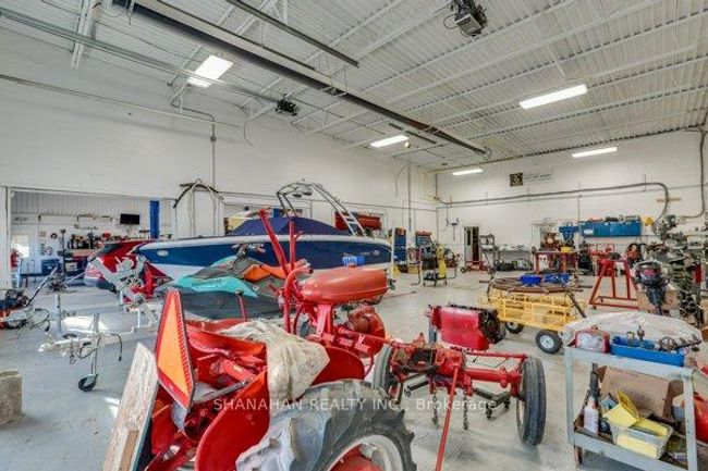 5271 Nauvoo Rd, Home with 0 bedrooms, 2 bathrooms and 10 parking in Warwick ON | Image 26