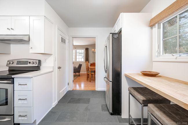 27 Cherry Ln, House other with 3 bedrooms, 3 bathrooms and null parking in Bethel CT | Image 4