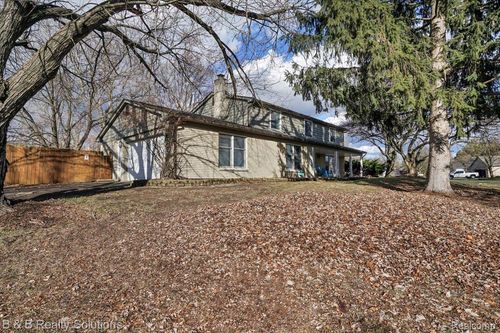 5011 Vincent Trl, Shelby Twp, MI, 48316-5253 | Card Image