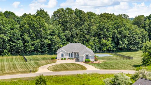 5003 Erika Dr, Pleasant Lake, MI, 49272-9201 | Card Image
