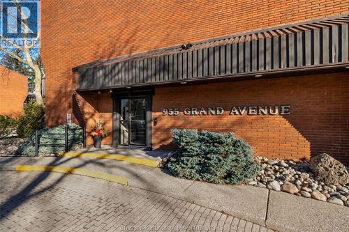 955 Grand Ave W, Chatham, ON, N7L4Z6 | Card Image