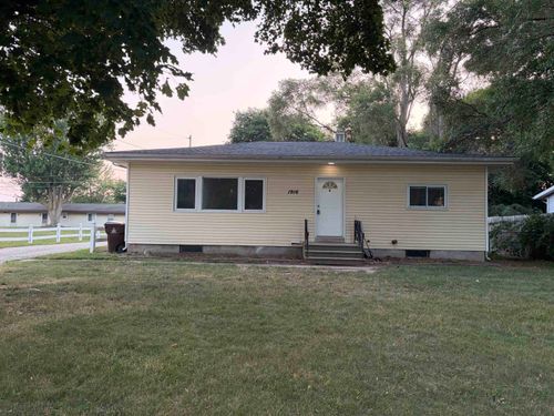 1916 Stockman Rd, Mt Pleasant, MI, 48858-4223 | Card Image