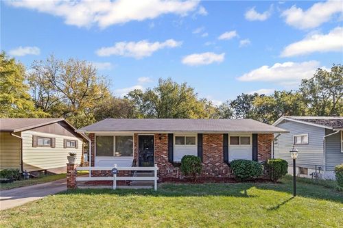 3927 Kensington Ave, Kansas City, MO, 64130-1545 | Card Image