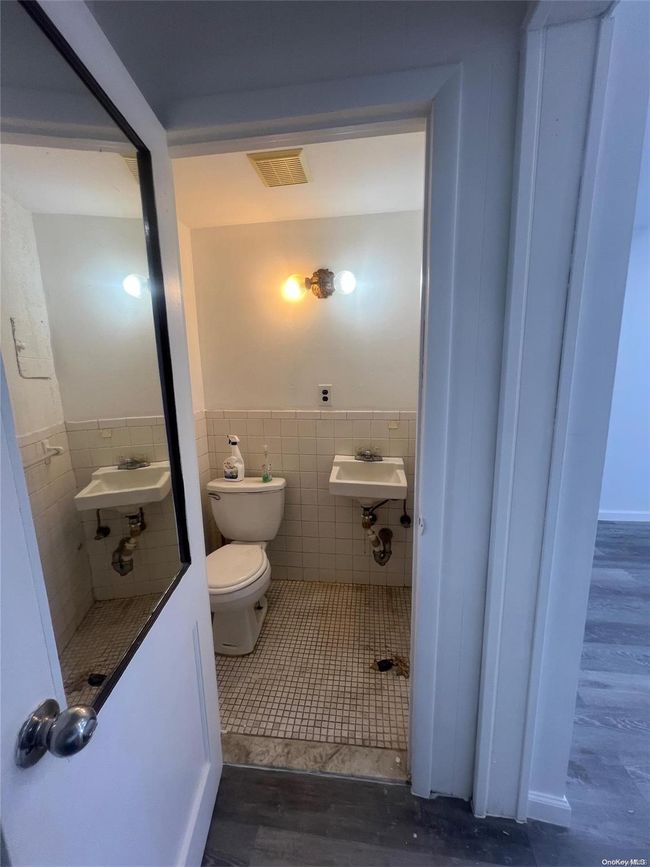 27 W Hawthorne Ave, Home with 0 bedrooms, 0 bathrooms and null parking in Valley Stream NY | Image 6