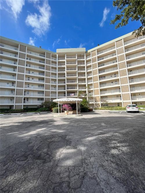 apt-304-3090 N Course Dr, Pompano Beach, FL, 33069-3313 | Card Image