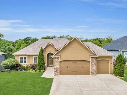 2409 Se Ridge Line Dr, Blue Springs, MO, 64014-4527 | Card Image