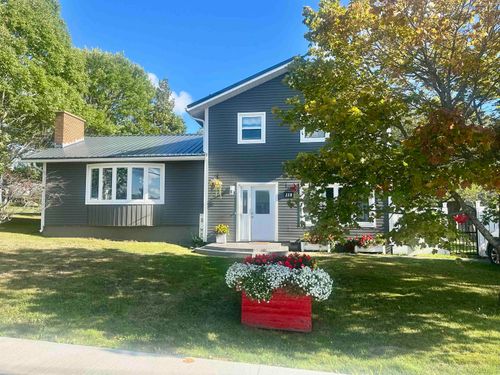 118 Macsween St, Port Hawkesbury, NS, B9A2J3 | Card Image
