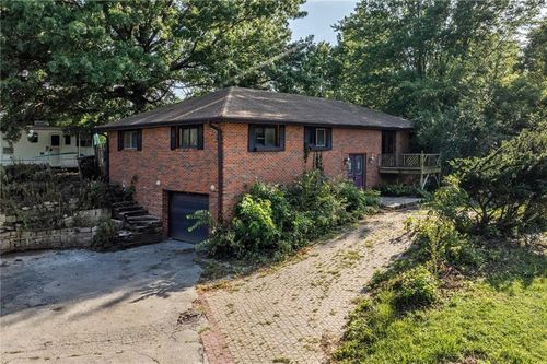 3906 Vera Ln, Saint Joseph, MO, 64503-2244 | Card Image