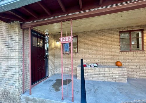 1202 Vanderbilt St, San Antonio, TX, 78210-5264 | Card Image