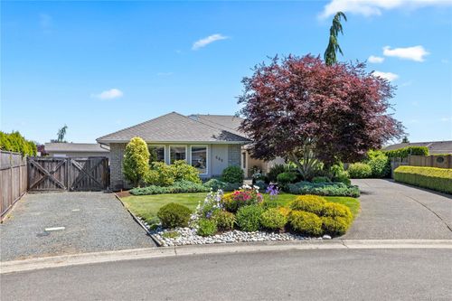 689 Aquarius Pl, Qualicum Beach, BC, V9K2P3 | Card Image