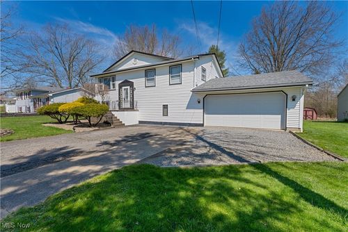 1863 Beaver Trl, Mineral Ridge, OH, 44440-9517 | Card Image