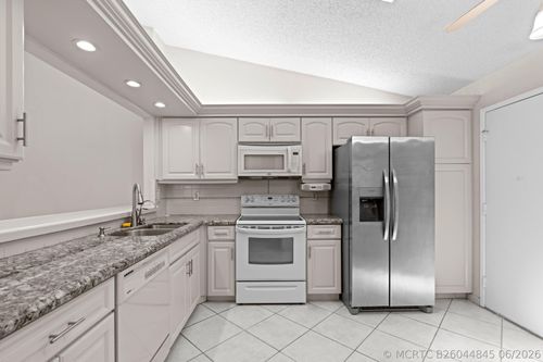 a-10044 Andrea Ln, Boynton Beach, FL, 33437-3489 | Card Image