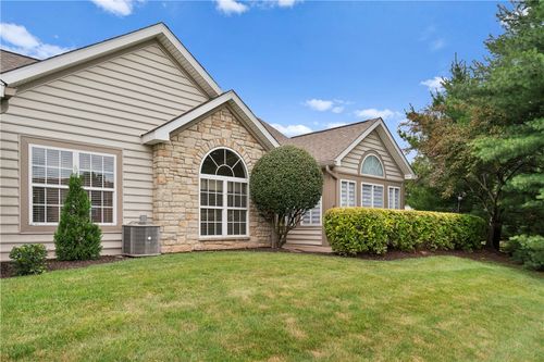1701 Heather Heights Dr, Crescent, PA, 15046-3805 | Card Image