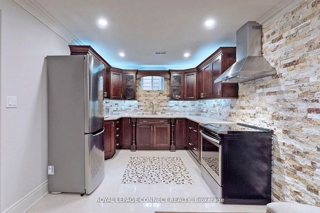 1330 Kilmaurs Ave, House other with 6 bedrooms, 6 bathrooms and 4 parking in Oshawa ON | Image 28