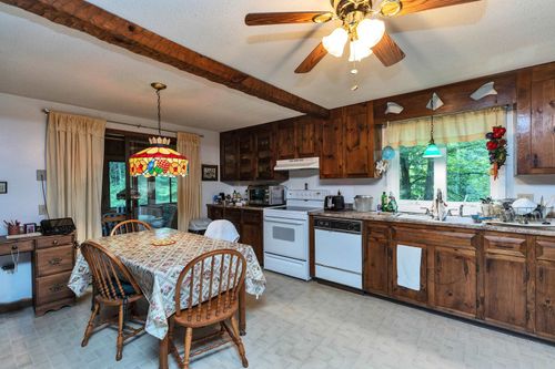 52 Dodge Rd, Bennington, NH, 03442-4102 | Card Image