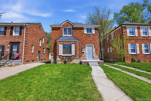 9236 Manistique St, Detroit, MI, 48224-2879 | Card Image