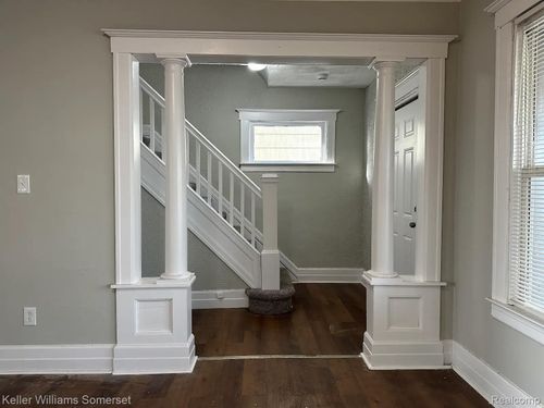 242 Ferris St, Highland Park, MI, 48203-2916 | Card Image