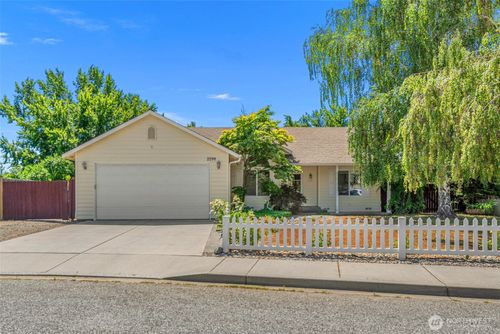 2299 Veedol Dr, East Wenatchee, WA, 98802-9019 | Card Image