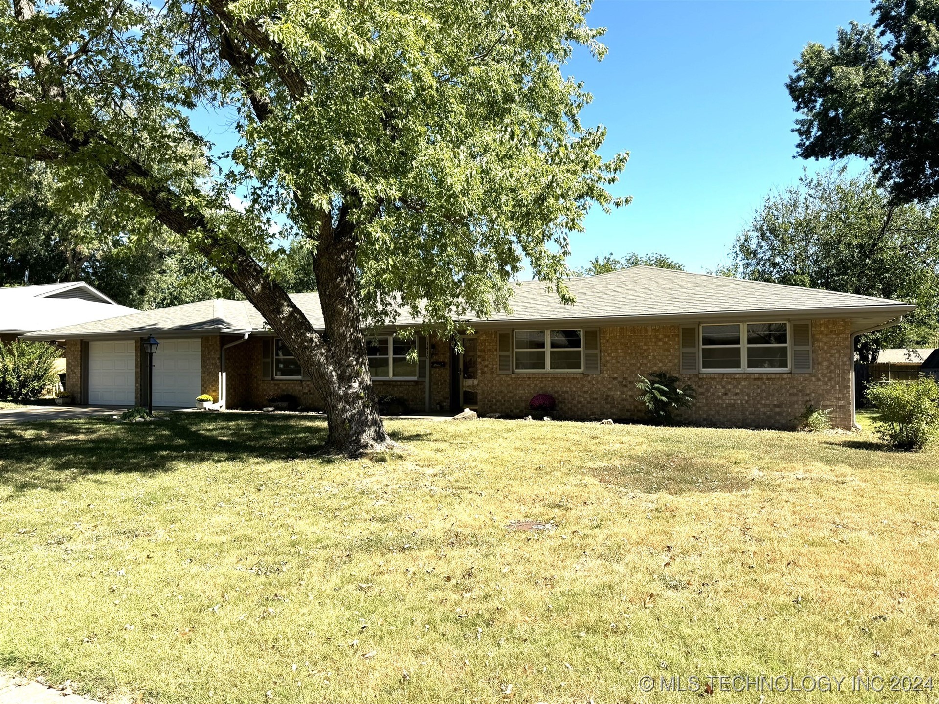 Harris Dr, Bartlesville, OK 74006