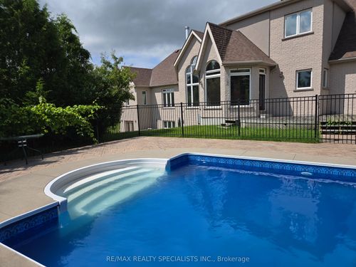 7 Deer Run Cres, Acton, ON, L7J2L7 | Card Image