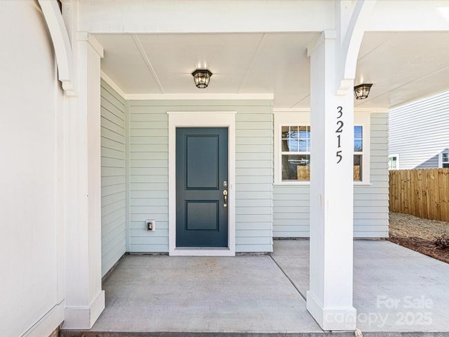 3215 Isenhour St, Townhouse with 3 bedrooms, 3 bathrooms and null parking in Charlotte NC | Image 4
