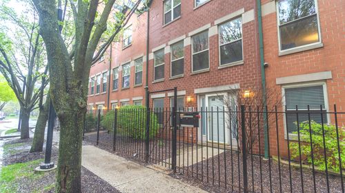 c-1513 N Clybourn Ave, Chicago, IL, 60610-1097 | Card Image