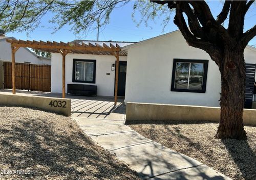 4032 N 11th Ave, Phoenix, AZ, 85013-3305 | Card Image