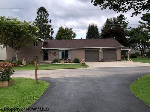 200 Nelson Rd, Thomas, WV, 26292-7743 | Card Image