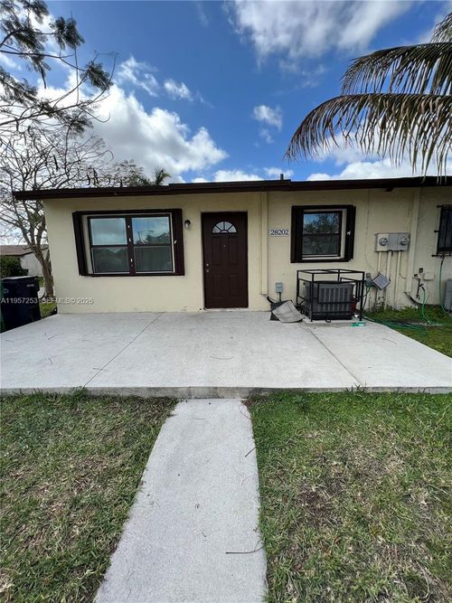 28202 Sw 143rd Ct, Homestead, FL, 33033-1761 | Card Image