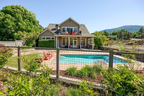 403 Briscoe Pl, Ashland, OR, 97520-1234 | Card Image