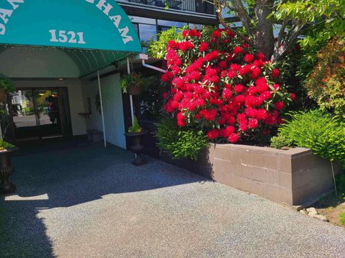 111-1521 Blackwood St, White Rock, BC, V4B3V6 | Card Image
