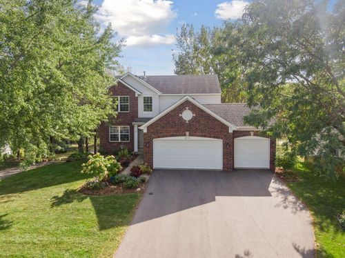 2715 Autumn Woods Dr, Chaska, MN, 55318-1160 | Card Image